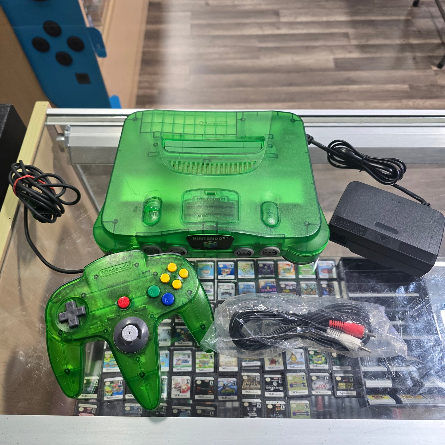 Funtastic Jungle Green Nintendo 64 System (Cables and Matching controller included)