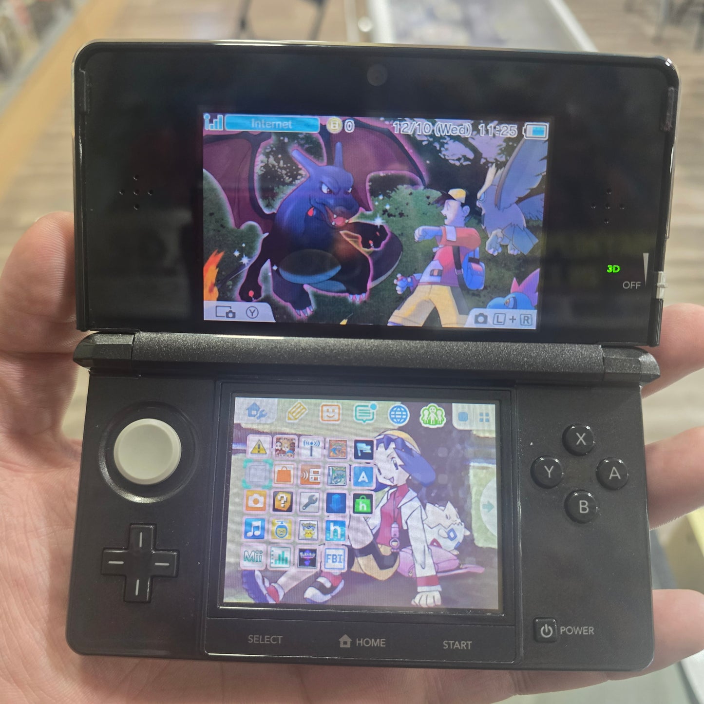 Black Nintendo 3DS Handheld System (US Region) with Digital Games