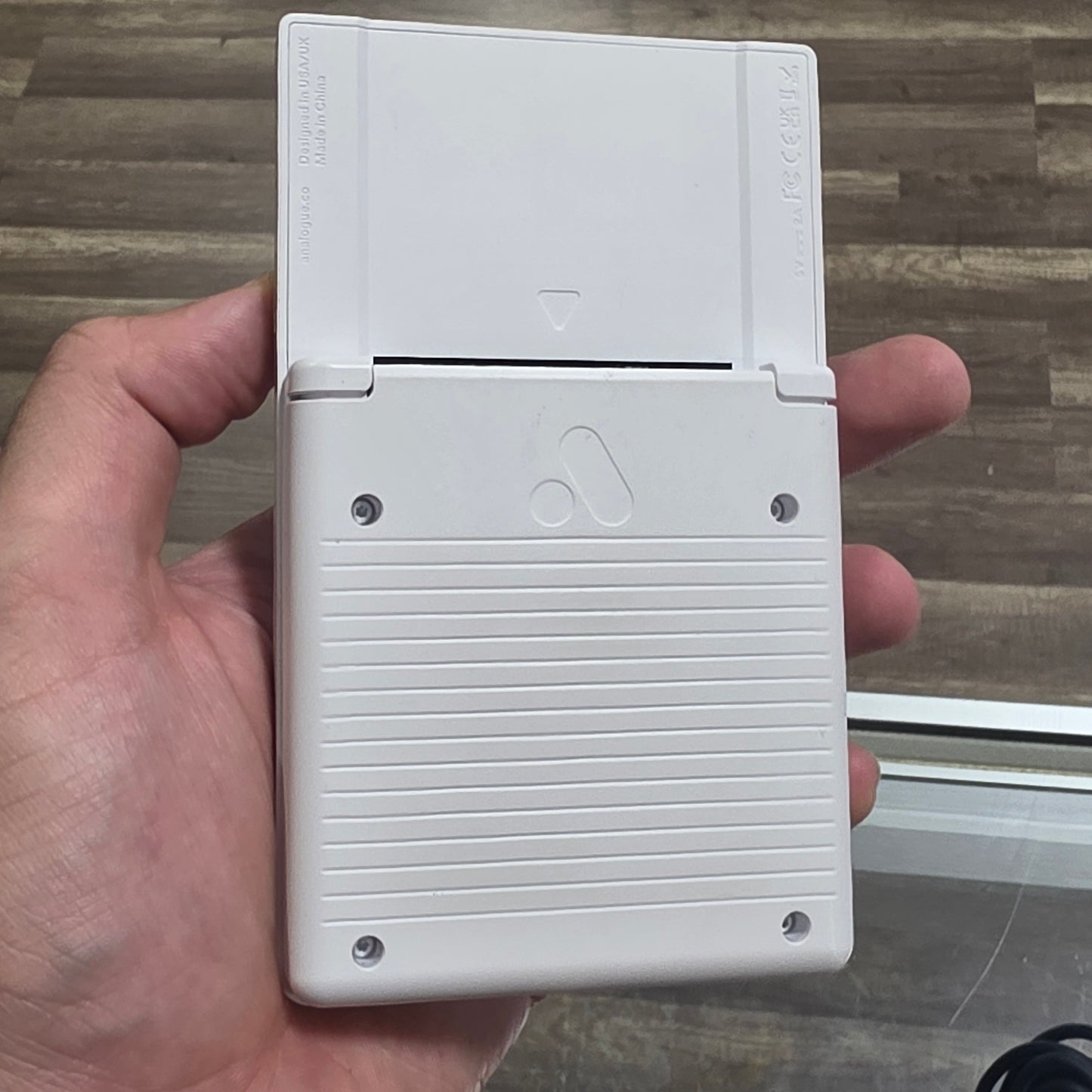 White Analogue Pocket Handheld System with Cable