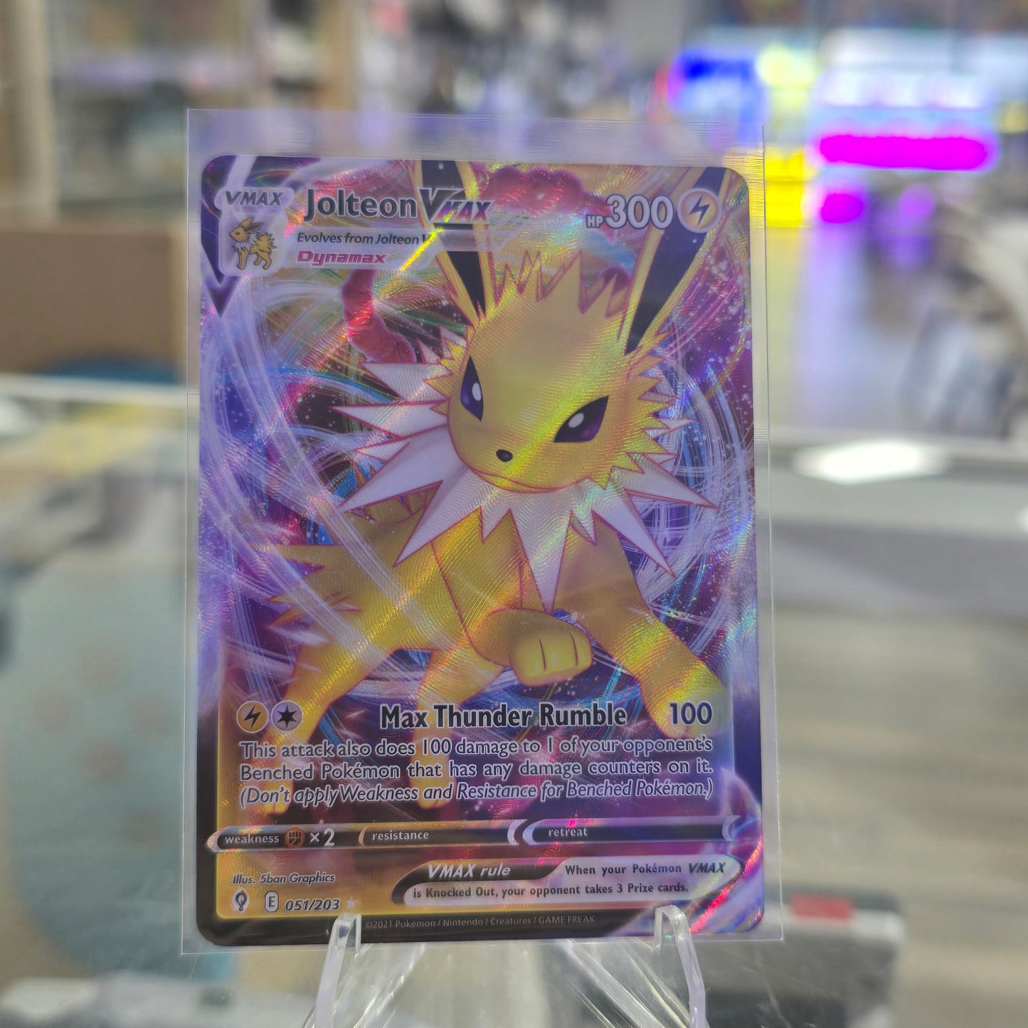 Jolteon VMAX - SWSH07: Evolving Skies (NM)